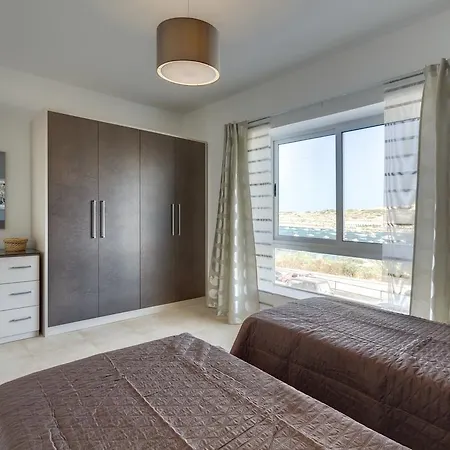 Bedzzz Qawra Seaview * Buġibba